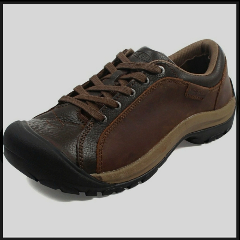 NWOT Keen Briggs
